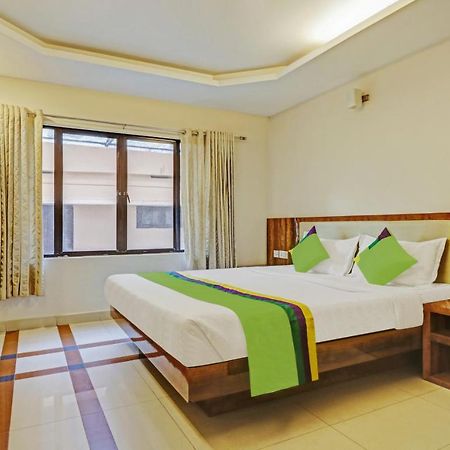 Treebo Trend Time Square Marine Drive Kochi Exterior foto