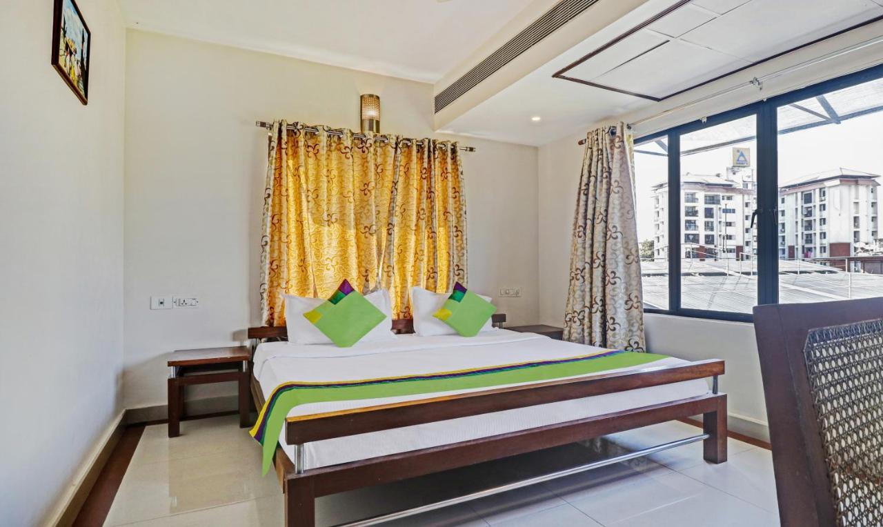 Treebo Trend Time Square Marine Drive Kochi Exterior foto