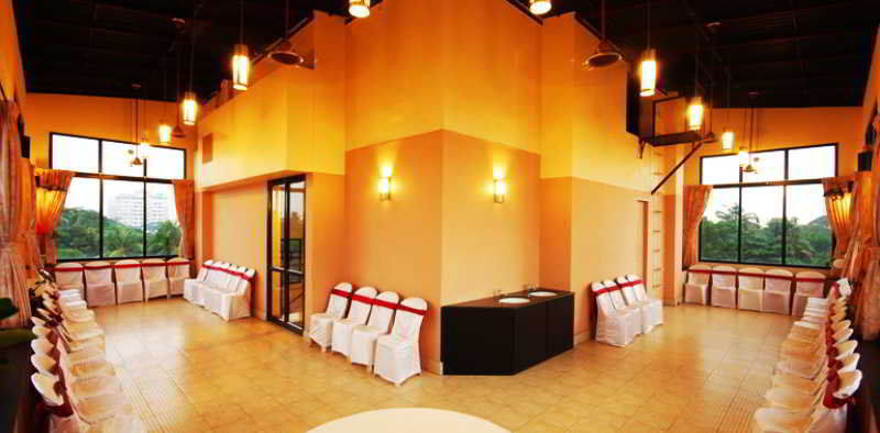 Treebo Trend Time Square Marine Drive Kochi Exterior foto